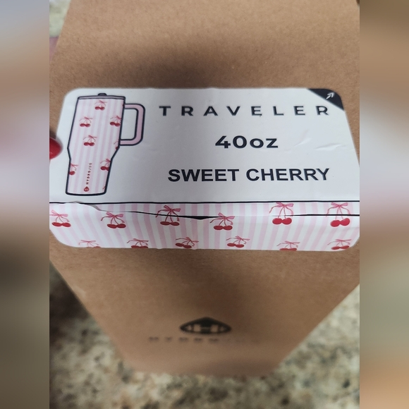 NWT HydroJug "SWEET CHERRY" 40oz Traveler - Picture 7 of 7